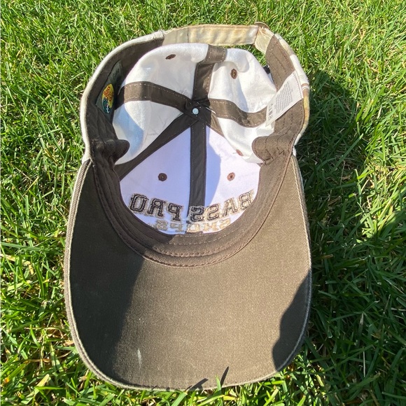 Cabelas hat - Picture 3 of 3